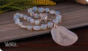 bhavaa Premium Gemstone Jewelry- Necklace. Subtle Luster Collection, Mark-1 | Gemstones: White Druzy Geode Agate Pendant, Sri Lankan Moonstone Faceted, Sri Lankan Moonstone, White Opal